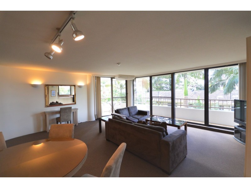 2A/18 Aubrey St, Surfers Paradise QLD 4217