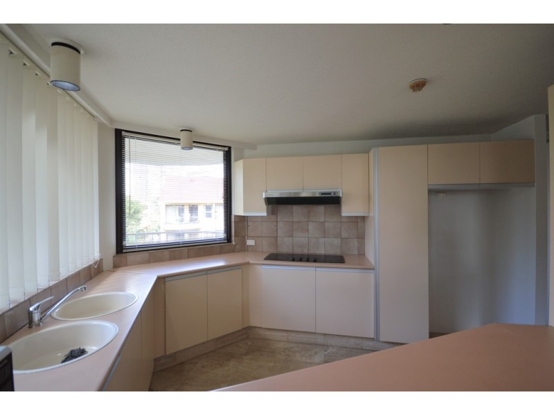 2A/18 Aubrey St, Surfers Paradise QLD 4217