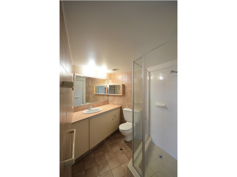 2A/18 Aubrey St, Surfers Paradise QLD 4217