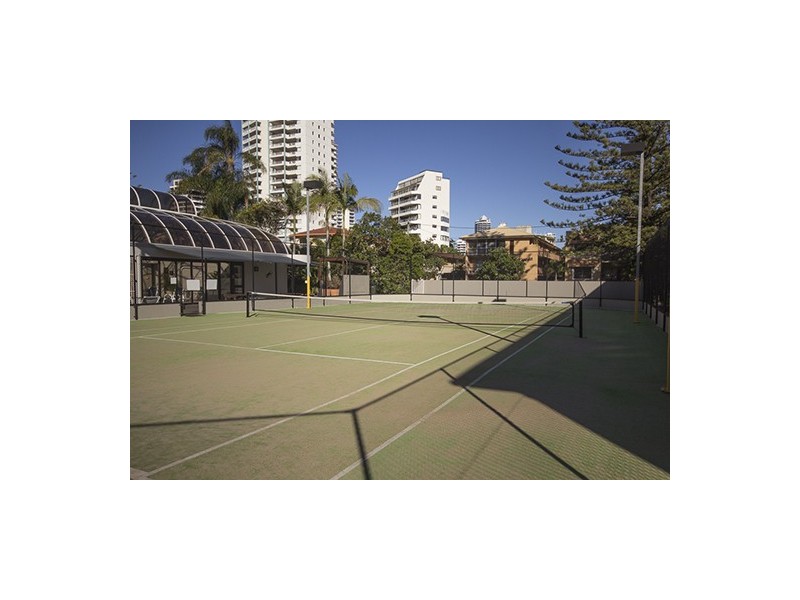 2A/18 Aubrey St, Surfers Paradise QLD 4217