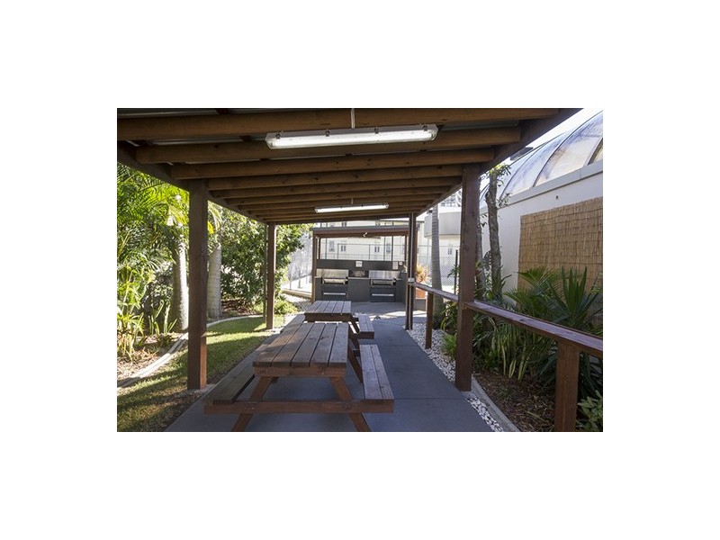 2A/18 Aubrey St, Surfers Paradise QLD 4217