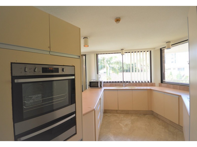 2A/18 Aubrey St, Surfers Paradise QLD 4217