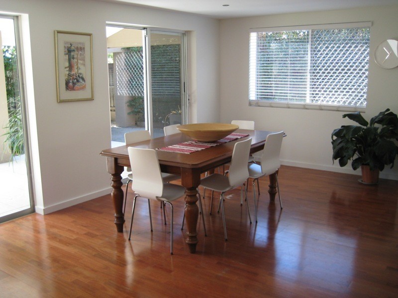 28 Yacht Street, Southport QLD 4215