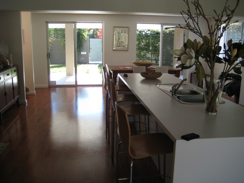 28 Yacht Street, Southport QLD 4215