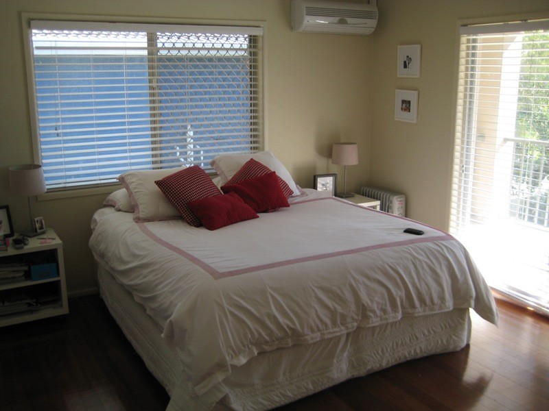 28 Yacht Street, Southport QLD 4215