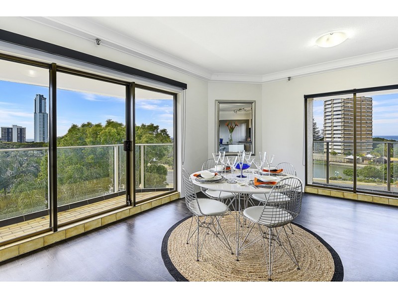 21/2 ‘Atlantis East’ Admiralty Drive, Paradise Waters QLD 4217