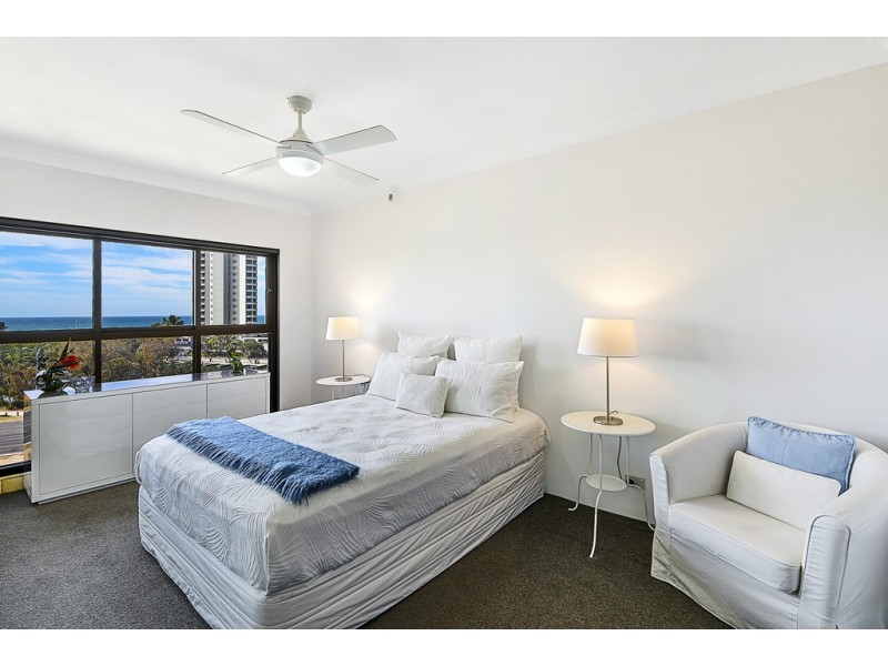 21/2 ‘Atlantis East’ Admiralty Drive, Paradise Waters QLD 4217