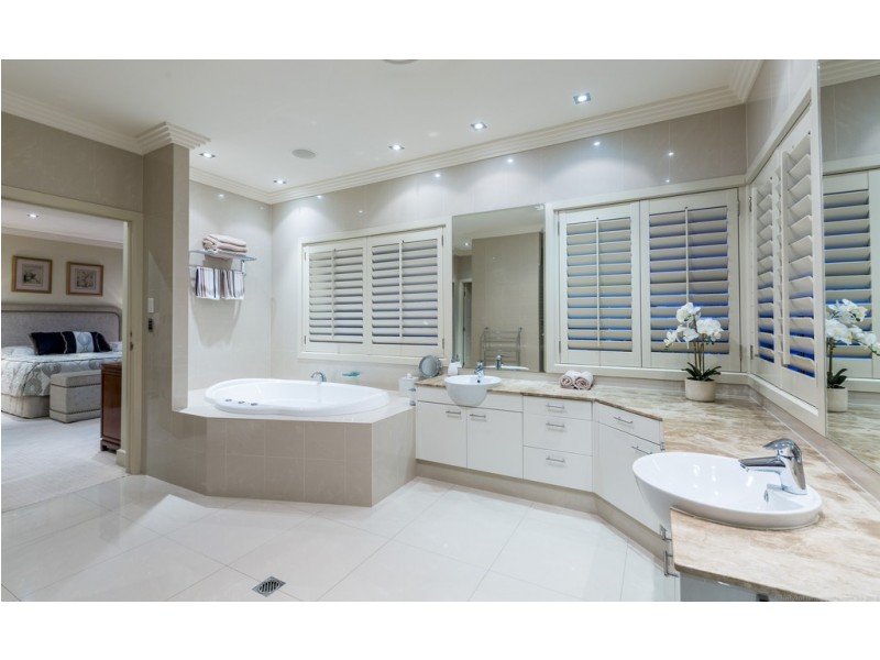 35 Norseman Court, Paradise Waters QLD 4217