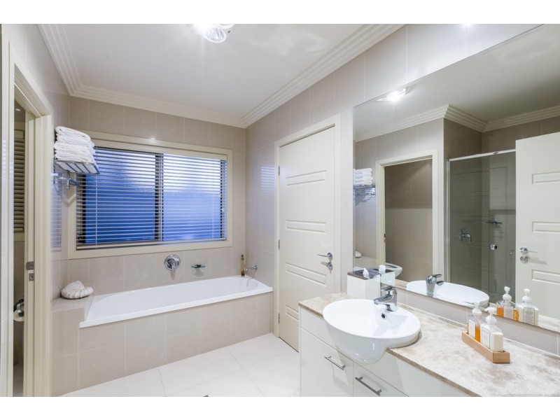 35 Norseman Court, Paradise Waters QLD 4217