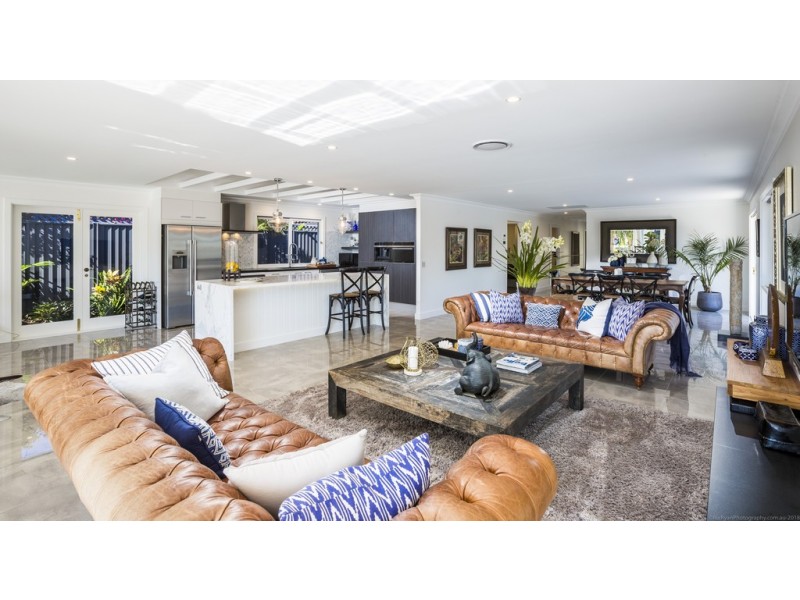 9 Rowes Court, Sorrento QLD 4217