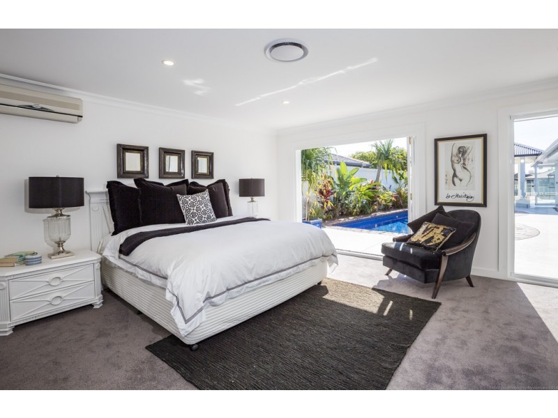 9 Rowes Court, Sorrento QLD 4217