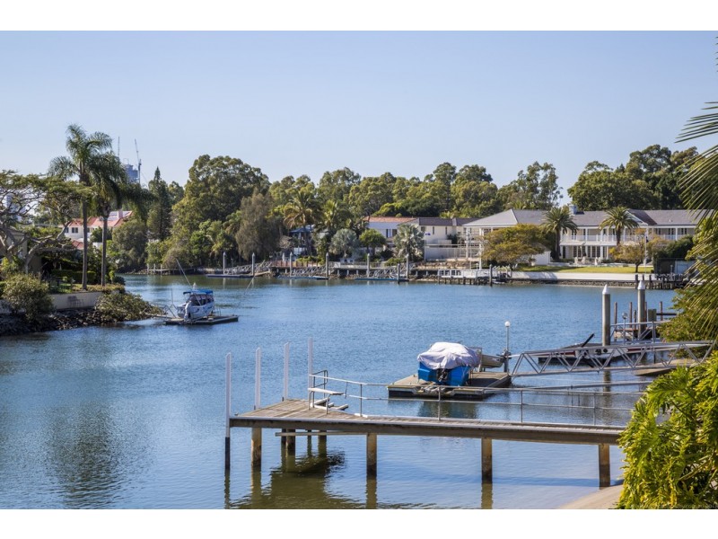 9 Rowes Court, Sorrento QLD 4217