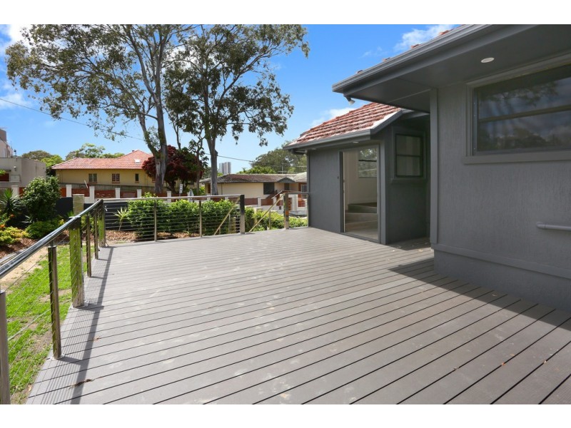 2A Greer Terrace, Southport QLD 4215