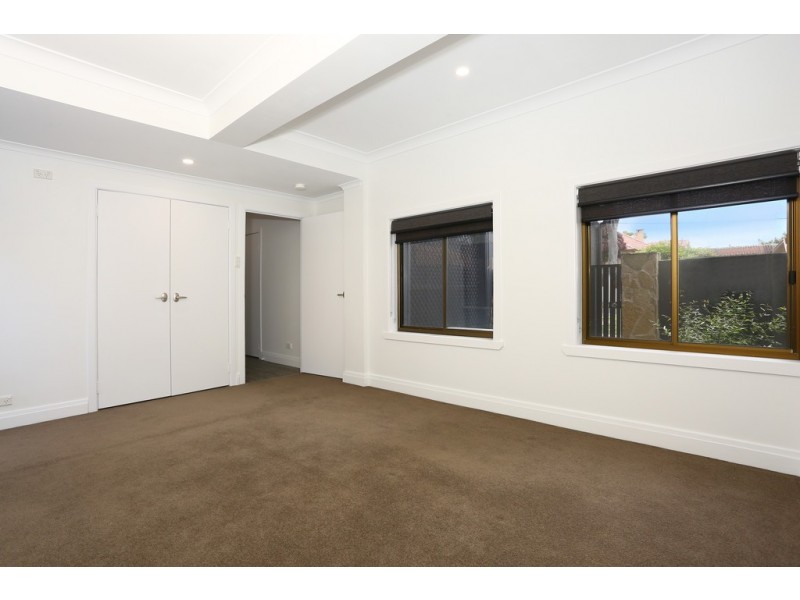 2A Greer Terrace, Southport QLD 4215