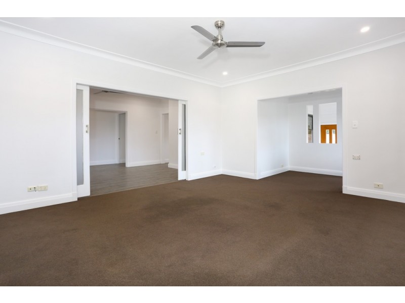 2A Greer Terrace, Southport QLD 4215