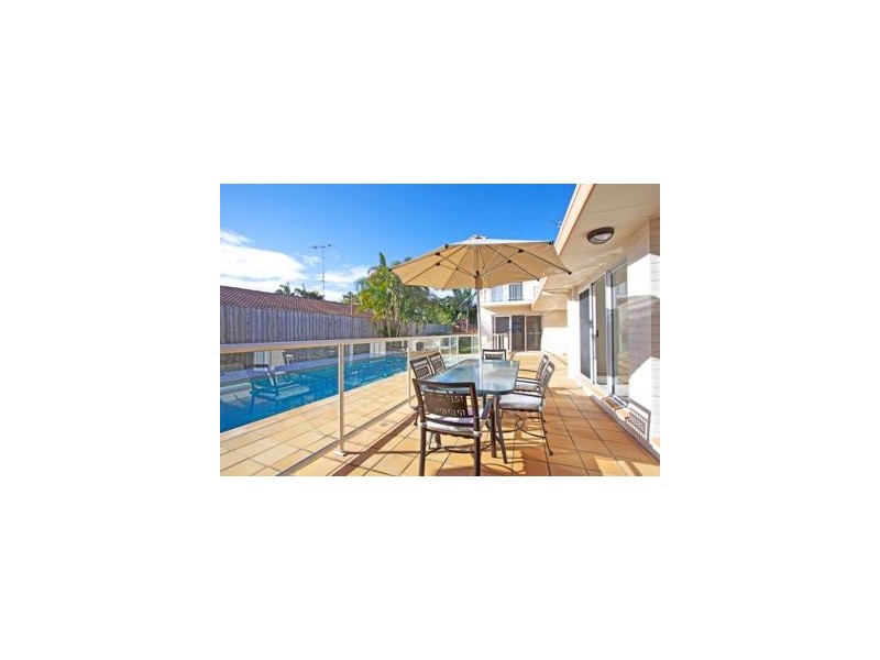 17 Forster Avenue, Sorrento QLD 4217