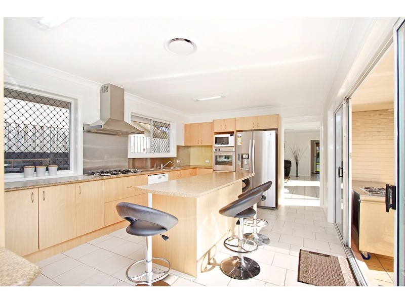 17 Forster Avenue, Sorrento QLD 4217