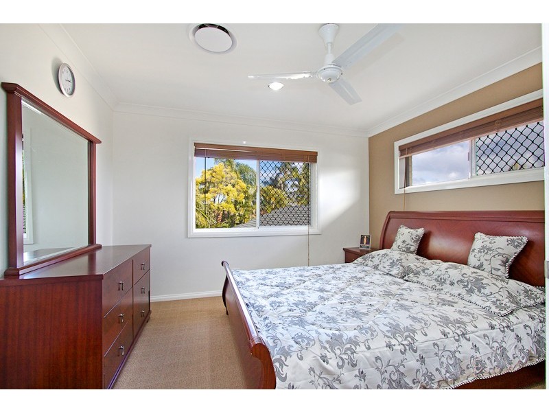 17 Forster Avenue, Sorrento QLD 4217