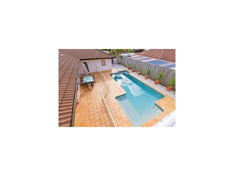 17 Forster Avenue, Sorrento QLD 4217