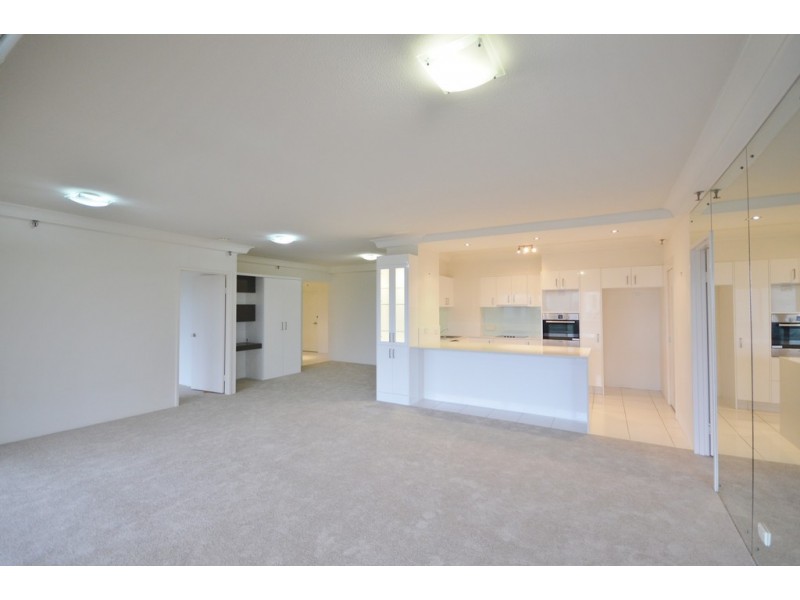 40/2 Admiralty Drive, Surfers Paradise QLD 4217