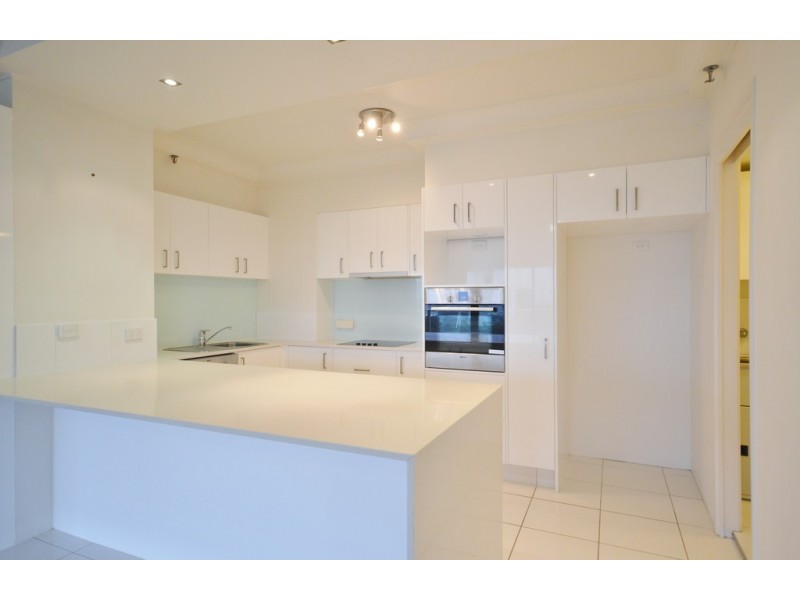 40/2 Admiralty Drive, Surfers Paradise QLD 4217