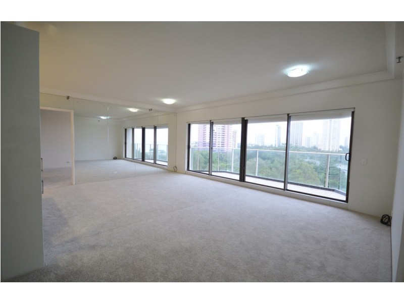 40/2 Admiralty Drive, Surfers Paradise QLD 4217