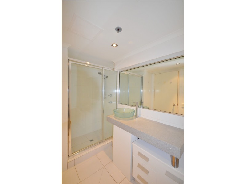 40/2 Admiralty Drive, Surfers Paradise QLD 4217