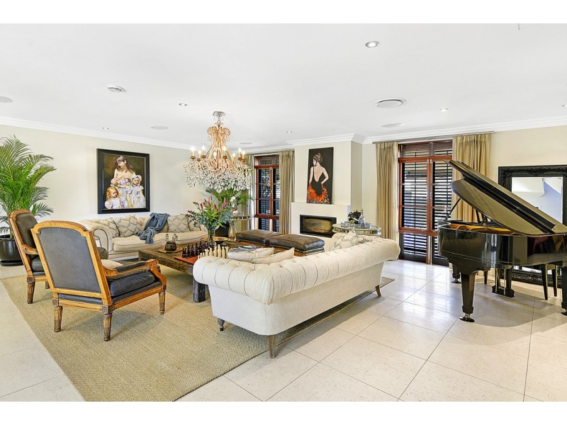 83/40 Cotlew Street East, Southport QLD 4215