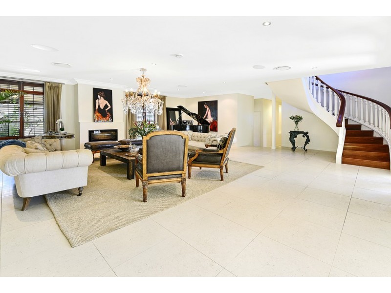 83/40 Cotlew Street East, Southport QLD 4215