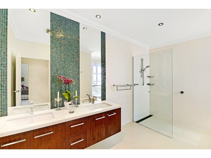 83/40 Cotlew Street East, Southport QLD 4215