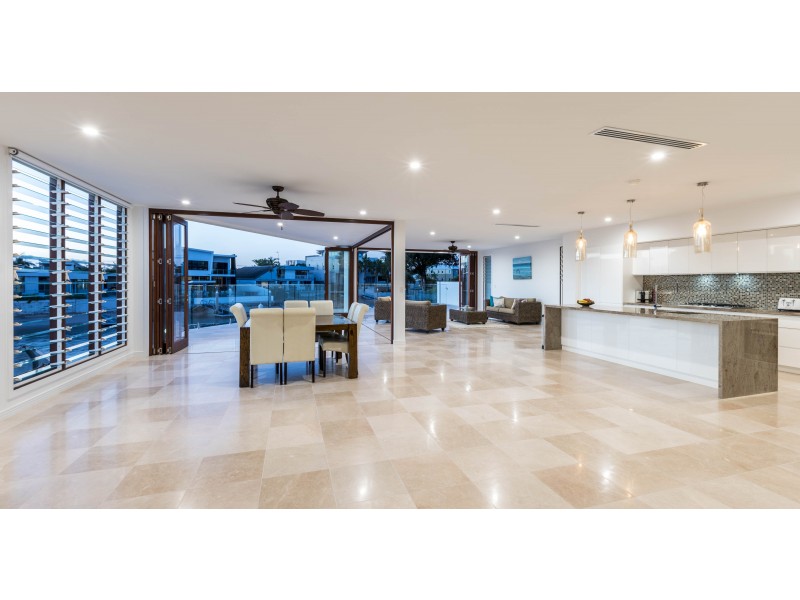 26 The Lido, Isle Of Capri QLD 4217