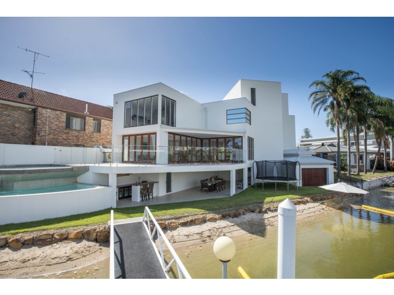 26 The Lido, Isle Of Capri QLD 4217