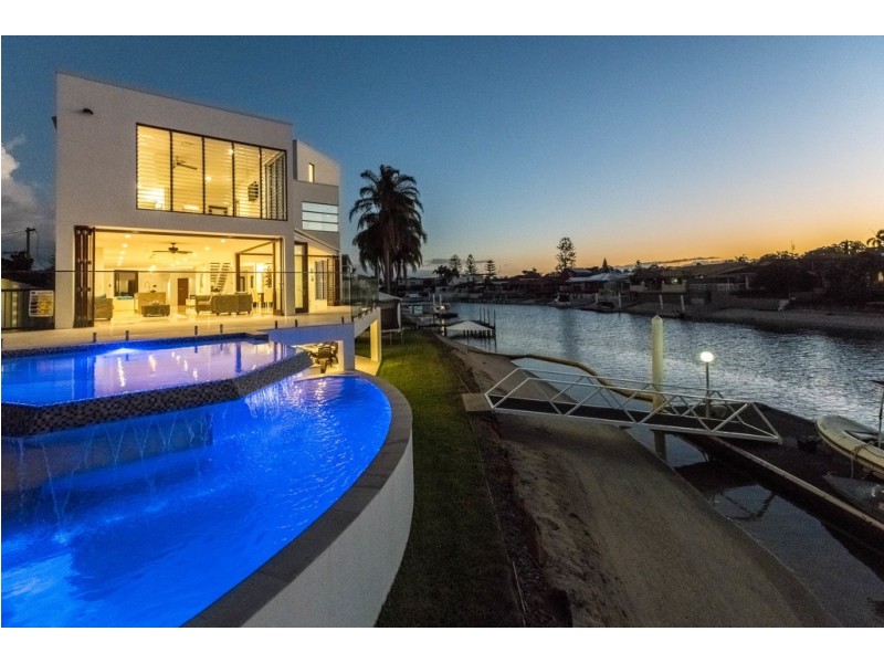 26 The Lido, Isle Of Capri QLD 4217