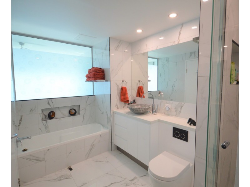 1302/360 ‘THE GRAND” Marine Parade, Labrador QLD 4215