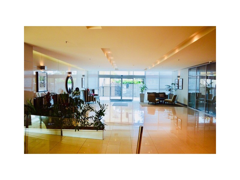 1302/360 ‘THE GRAND” Marine Parade, Labrador QLD 4215