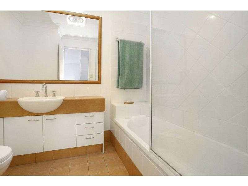 4/3 Elliott Street, Surfers Paradise QLD 4217