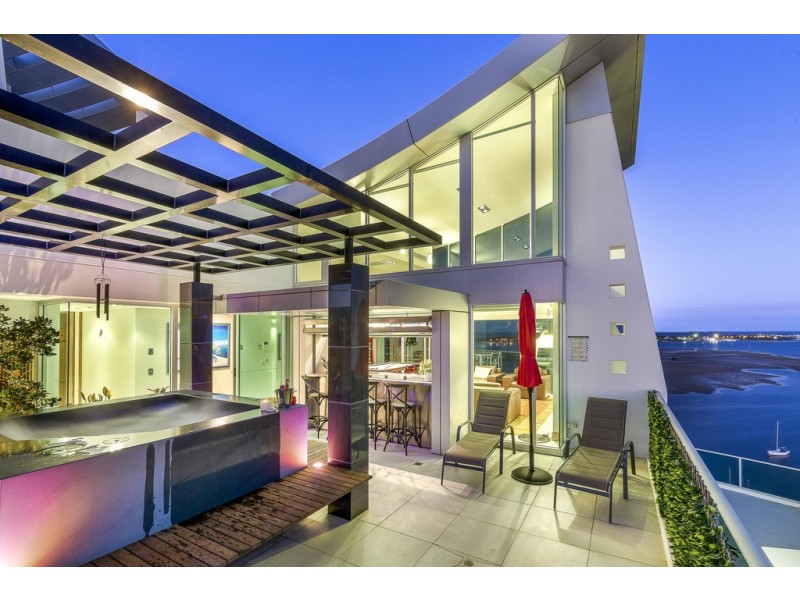 1703/300 ‘Aqua’ Marine Parade, Labrador QLD 4215