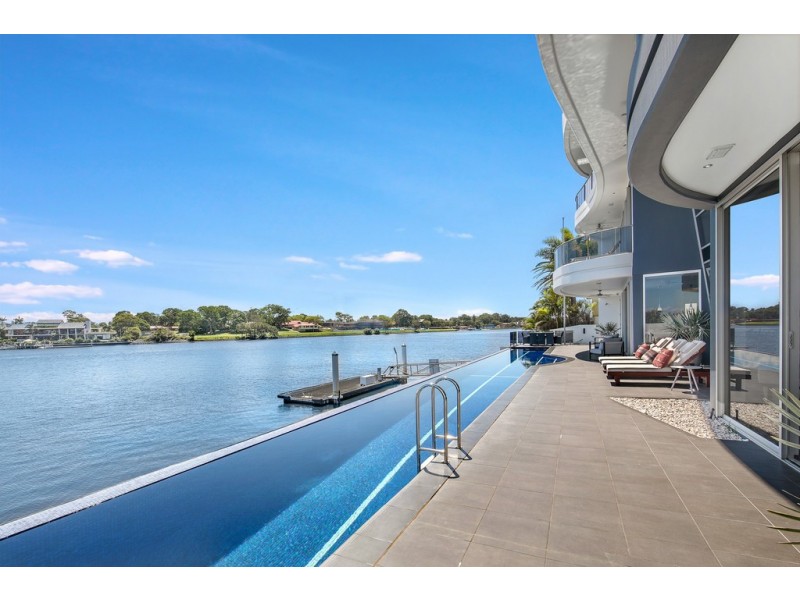 104 Admiralty Drive, Paradise Waters QLD 4217
