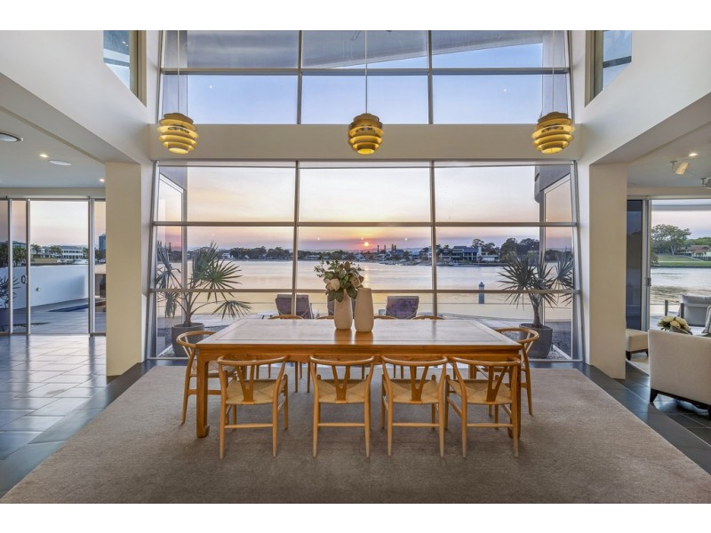 104 Admiralty Drive, Paradise Waters QLD 4217