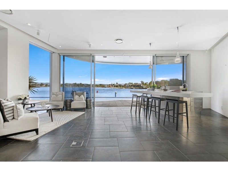 104 Admiralty Drive, Paradise Waters QLD 4217