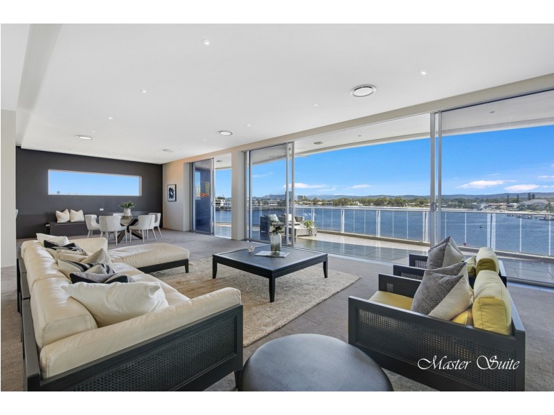 104 Admiralty Drive, Paradise Waters QLD 4217