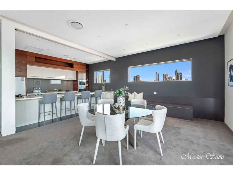 104 Admiralty Drive, Paradise Waters QLD 4217