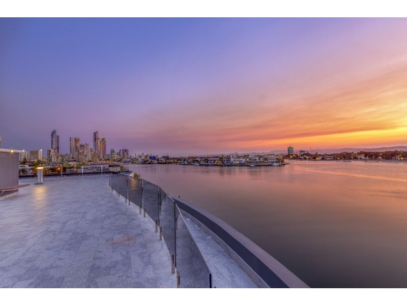 104 Admiralty Drive, Paradise Waters QLD 4217