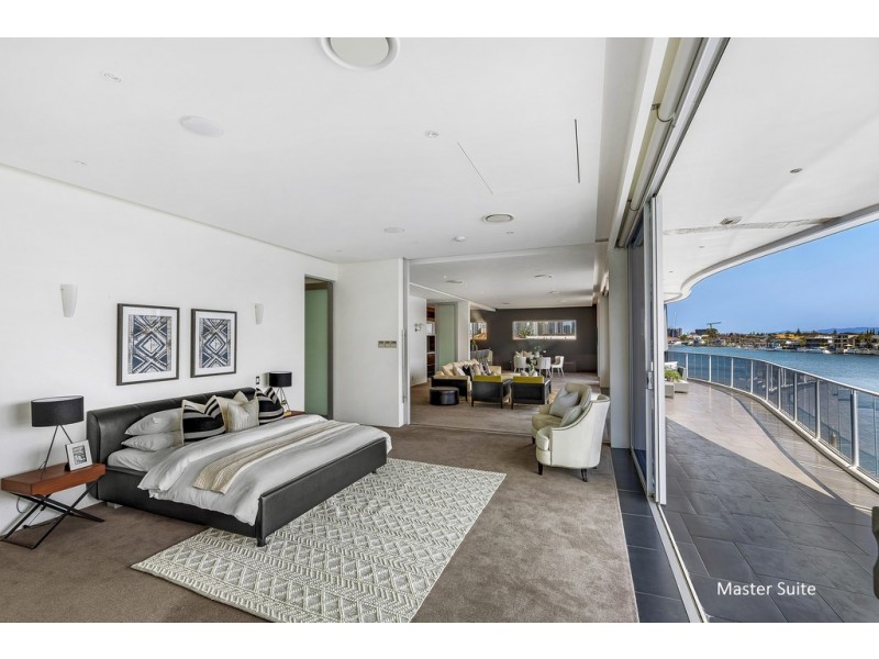 104 Admiralty Drive, Paradise Waters QLD 4217