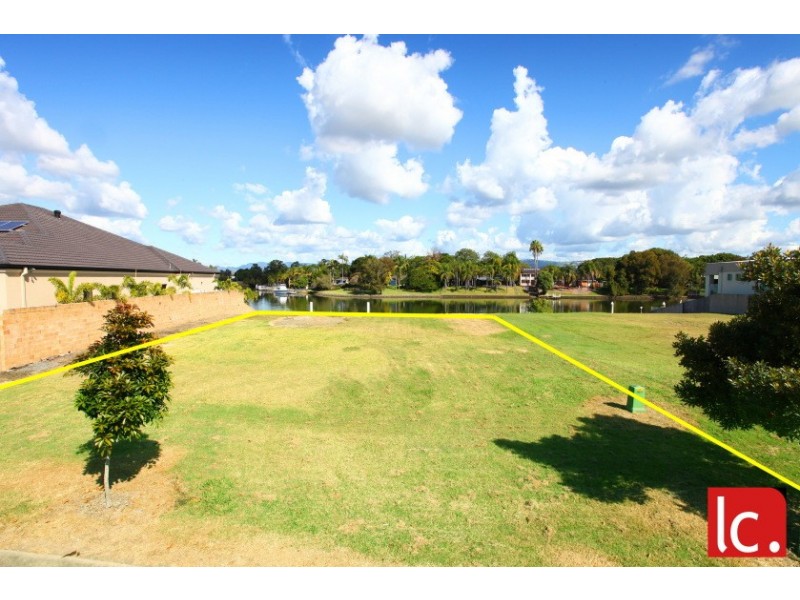 117 Sir Bruce Small Boulevard, Benowa Waters QLD 4217