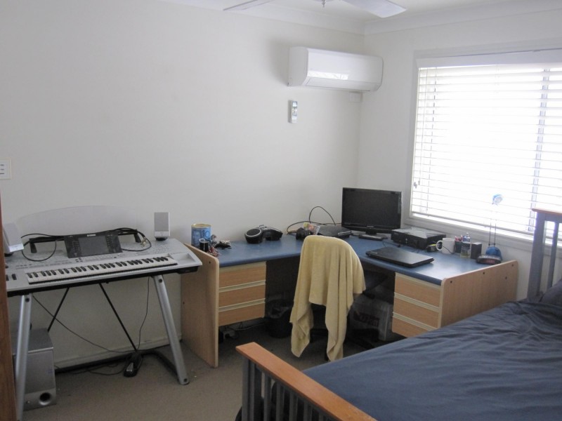 21 Edinburgh Road, Benowa Waters QLD 4217