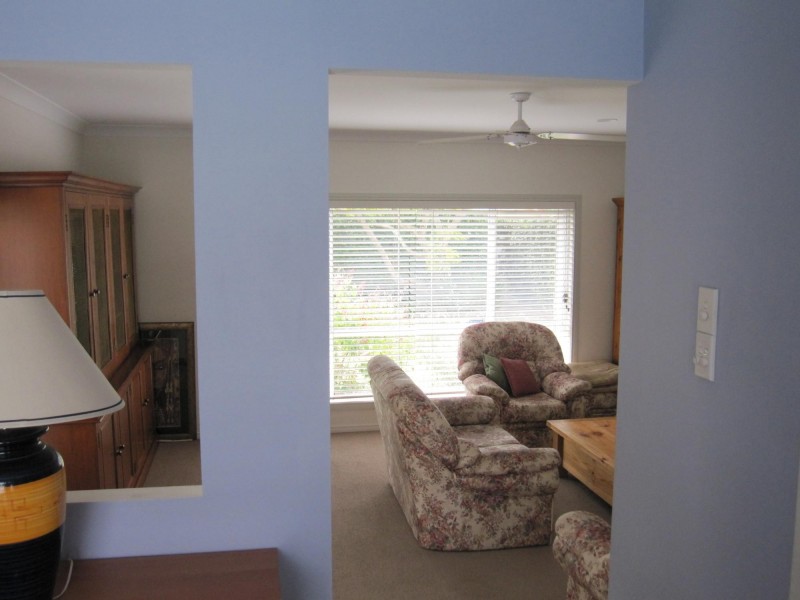 21 Edinburgh Road, Benowa Waters QLD 4217