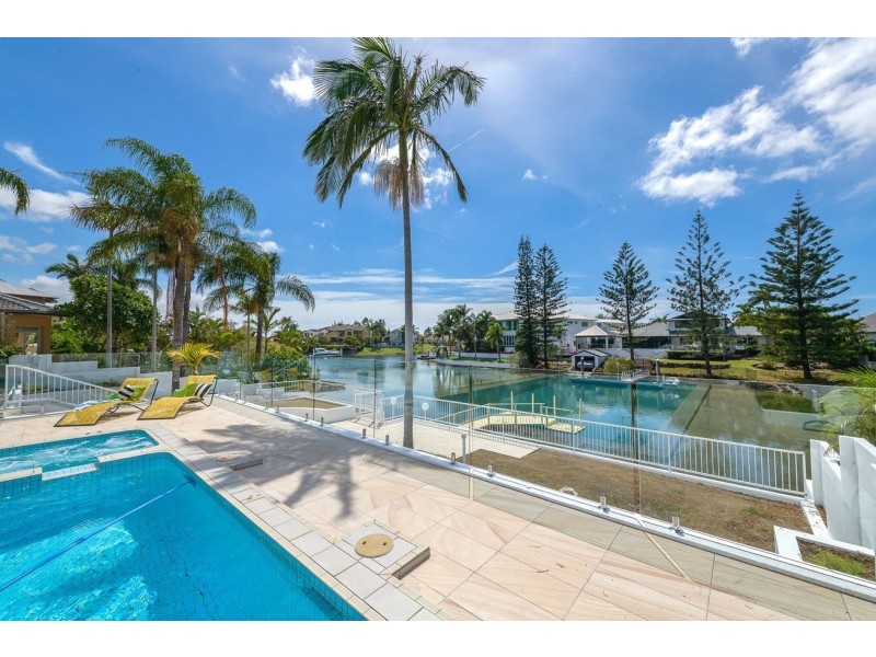 106 Edinburgh Road, Benowa Waters QLD 4217