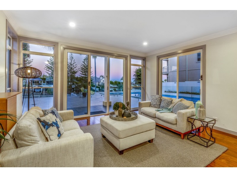 106 Edinburgh Road, Benowa Waters QLD 4217