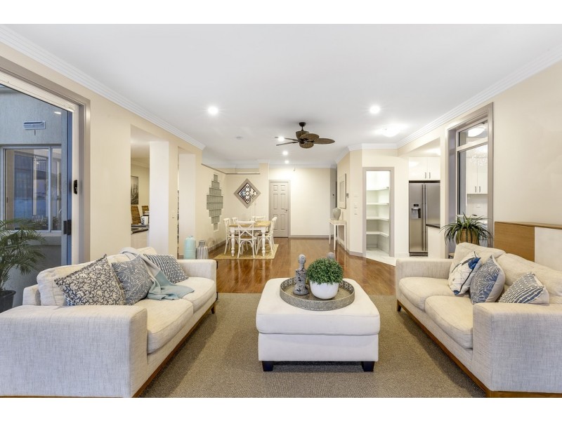 106 Edinburgh Road, Benowa Waters QLD 4217